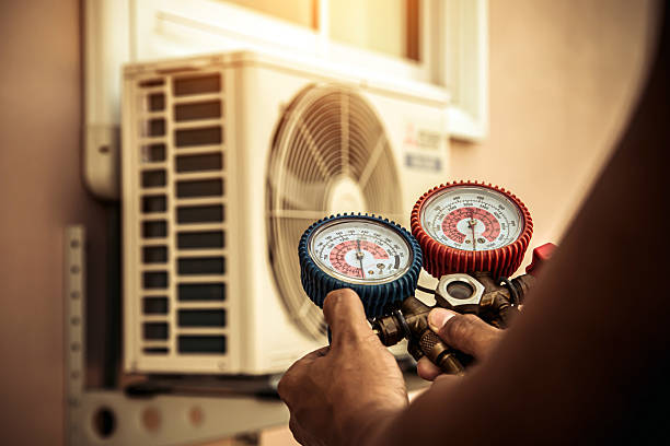 Professional Hvac technician working in Lewiston, ME